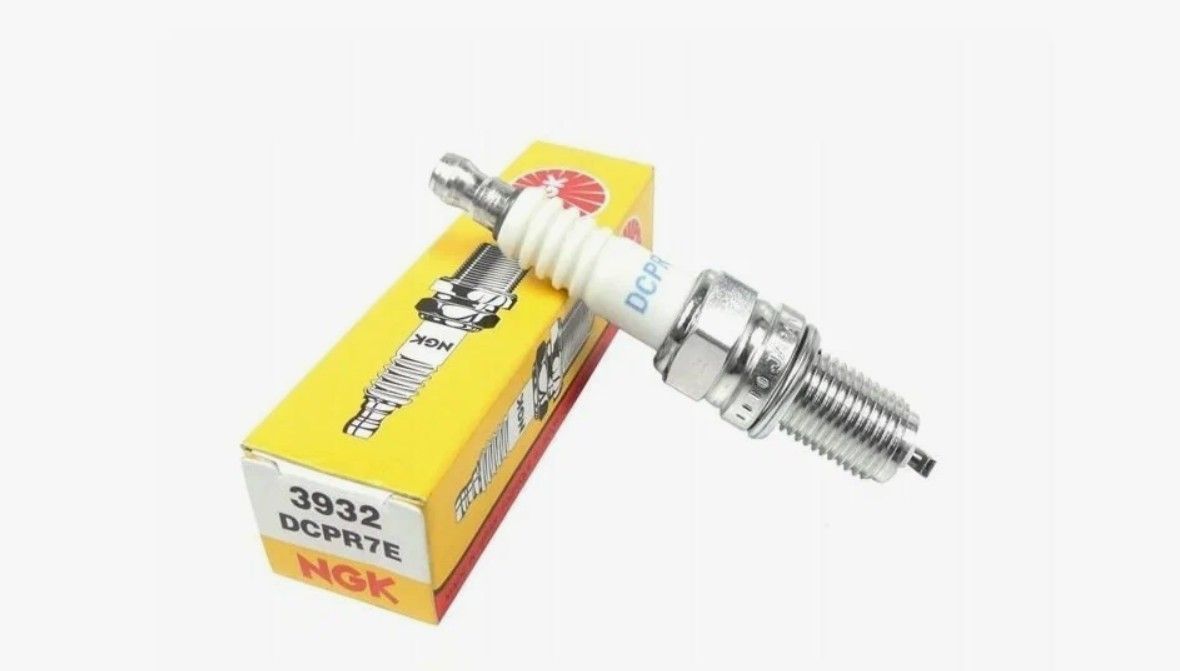 Свеча NGK DCPR7E 3932/4415 