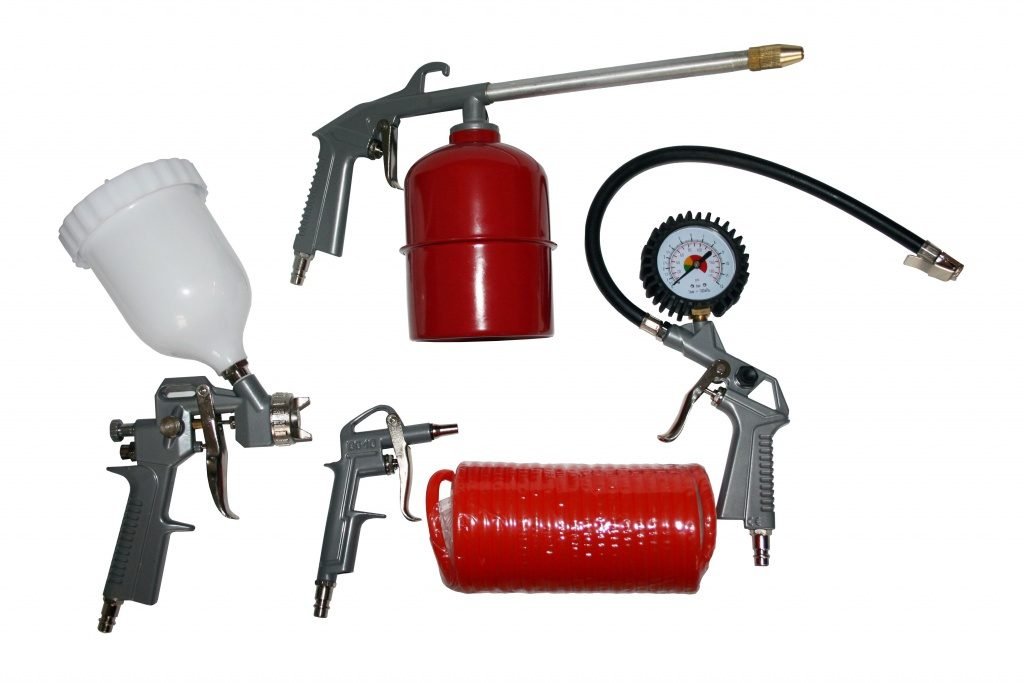 Набор пневмоинструментов 5 предметов (шланг 5м+4 пистолета) QUATTRO ELEMENTI (771-138)