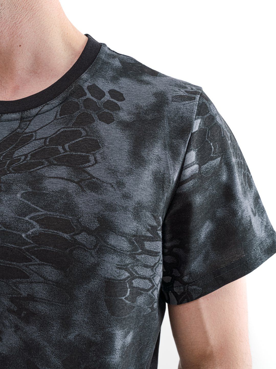 Футболка Питон чёрный,  кулирка,  пл.140 г/м2 48-50 м