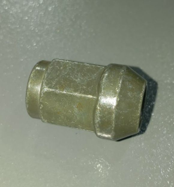 Гайка крепления колесного диска 400/500/700 М10*1, 25 PJ00000903450000