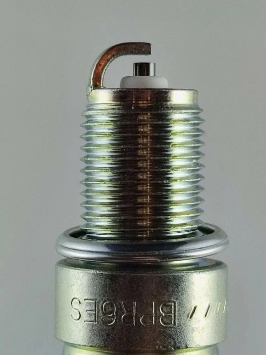 Свеча NGK BPR6ES-7822/4008 