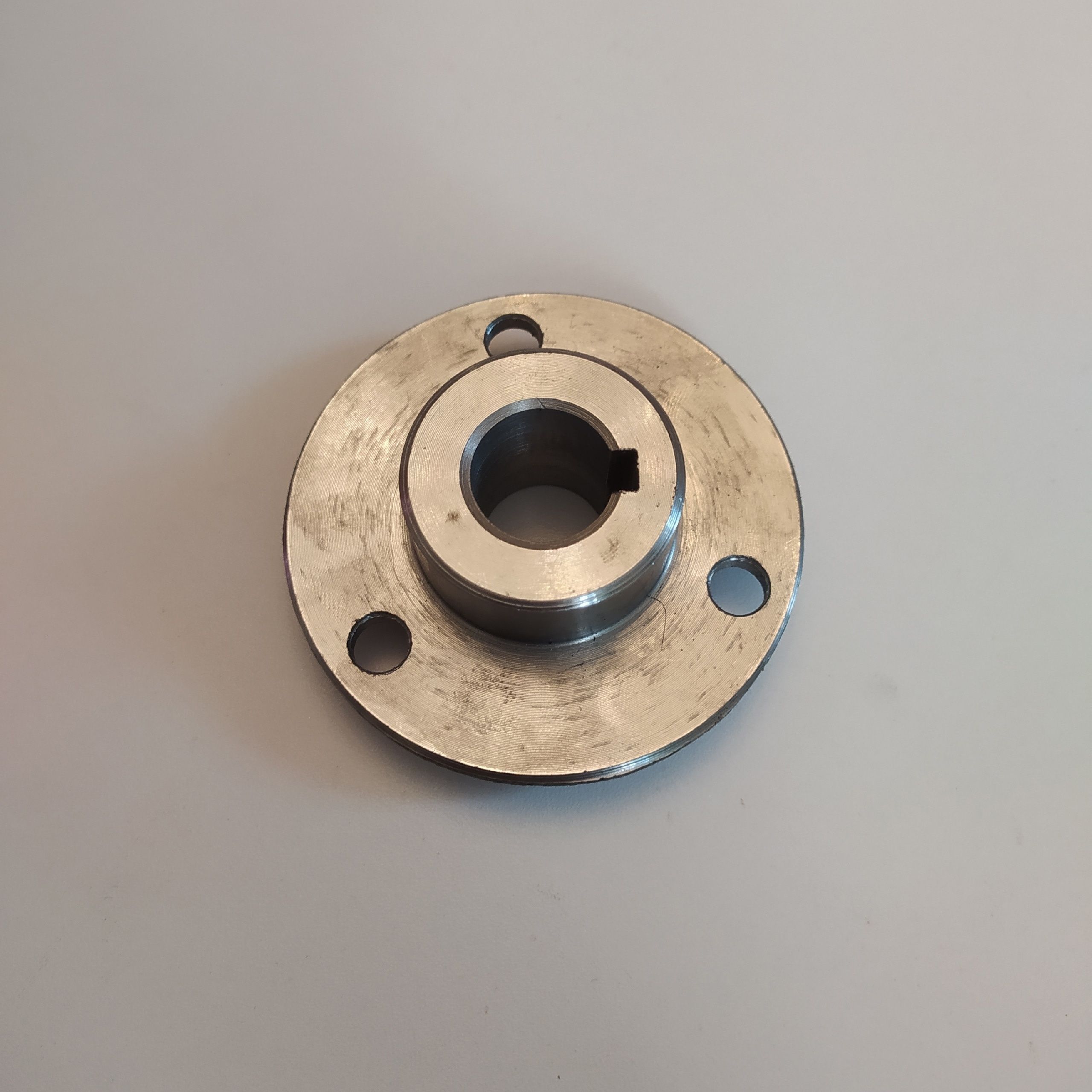 Ступица звезды мотобуксировщика (посадка на вал 20мм) шпонка 6мм