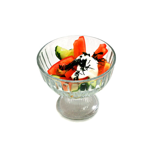 Огурцы с помидорами со сметаной