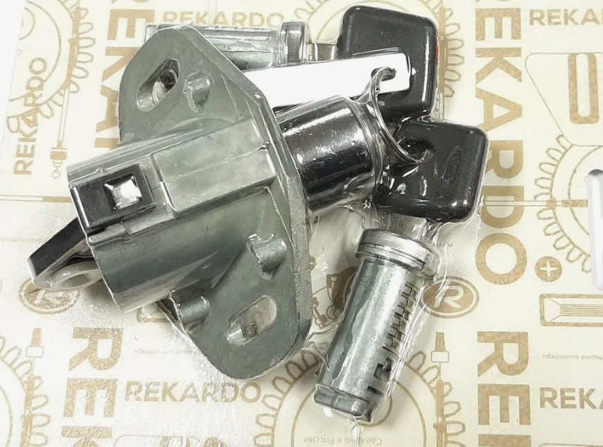 Вставки с замком багажника 1119 Рекардо RD17314