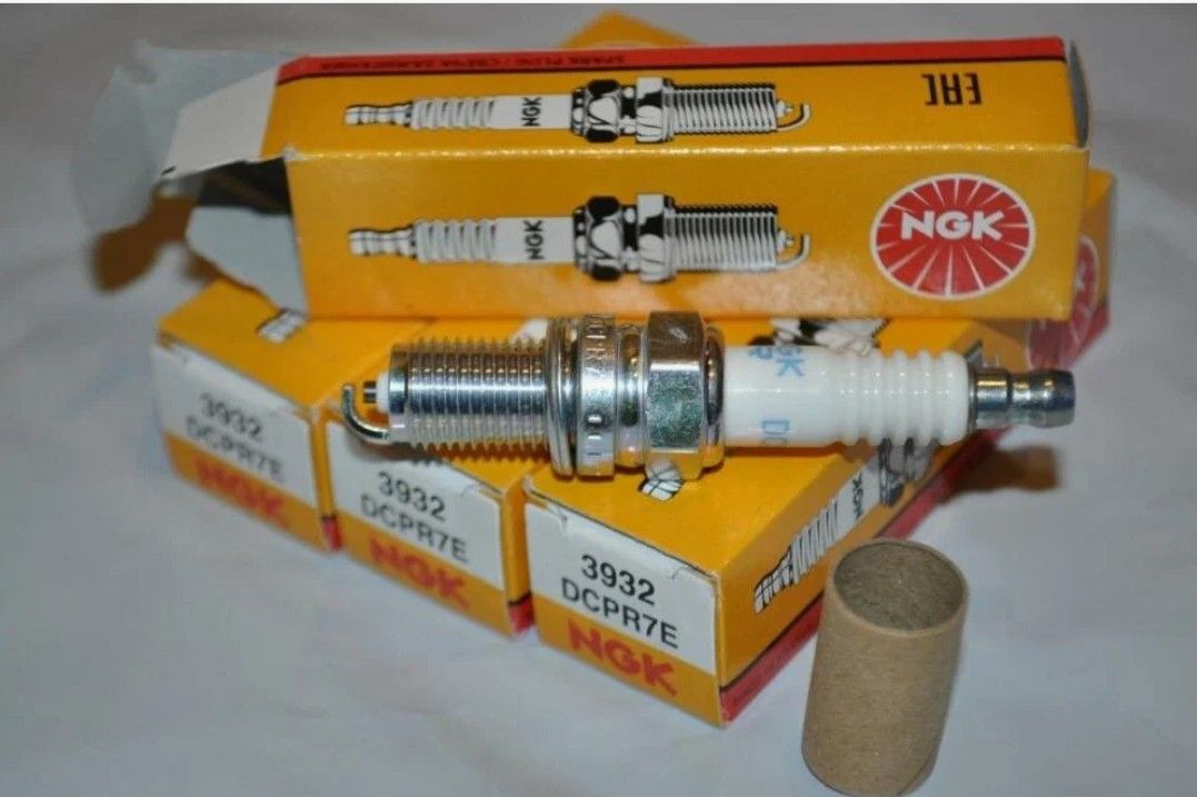 Свеча NGK DCPR7E 3932/4415 
