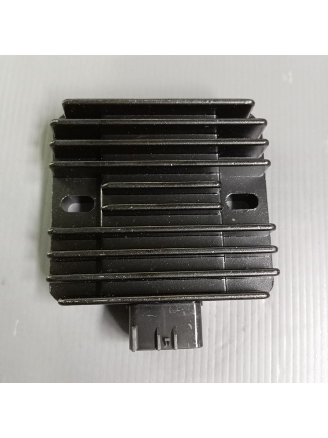 Регулятор напряжения Striker 400/500/700 11500032100000