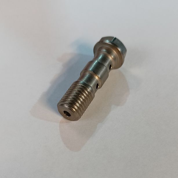 Болт двойной крепления фитинга M10 x1, 25 PW 424-363