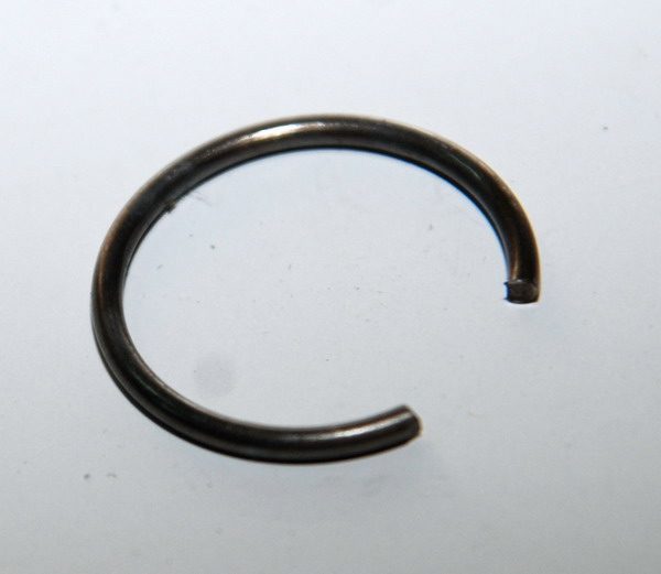 Кольцо ВАЗ стопорное шруса 2108 в коробку (27.9)